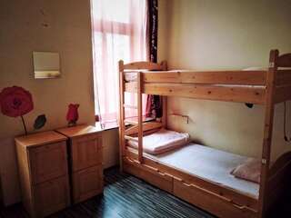 Хостелы Music Hostel Piotrkowska Лодзь Односпальная кровать в общем номере для женщин-5