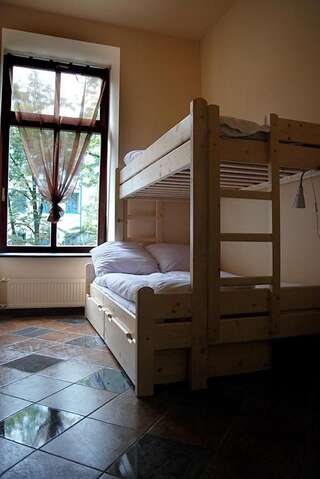 Хостелы Music Hostel Piotrkowska Лодзь Двухместный номер с 1 кроватью или 2 отдельными кроватями-3
