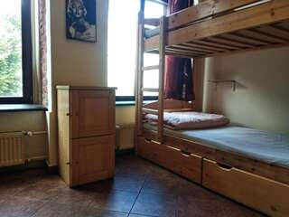 Хостелы Music Hostel Piotrkowska Лодзь Односпальная кровать в общем мужском номере-8